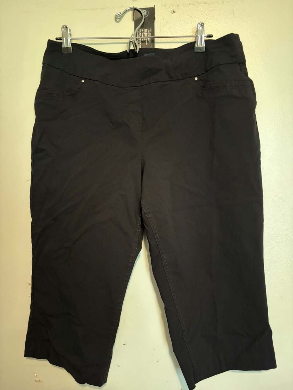 Westbound Women's Black Pull-On Capri Pants Size 16